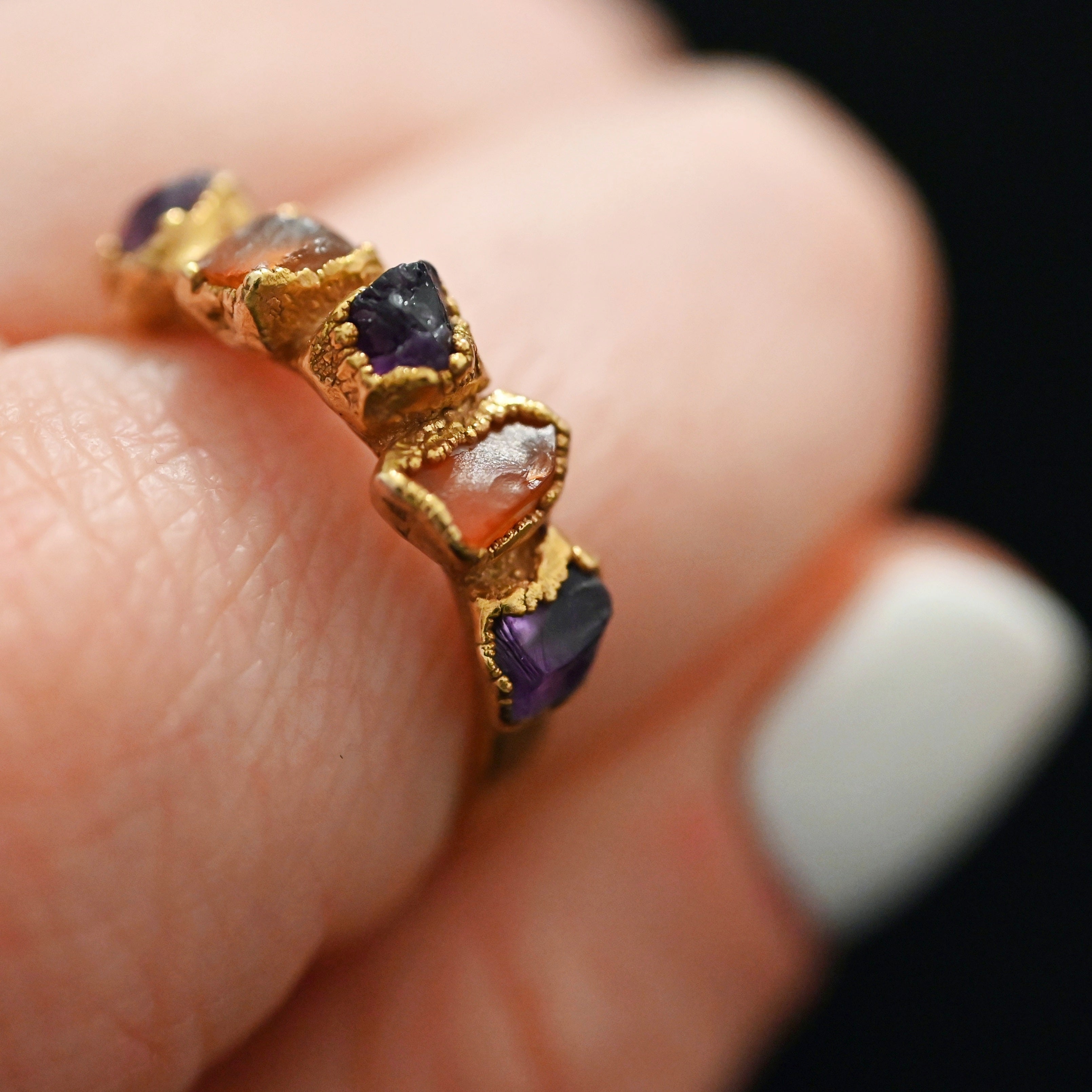 CARNELIAN &amp; AMETHYST STATEMENT RING - SIZE 54 / GOLD