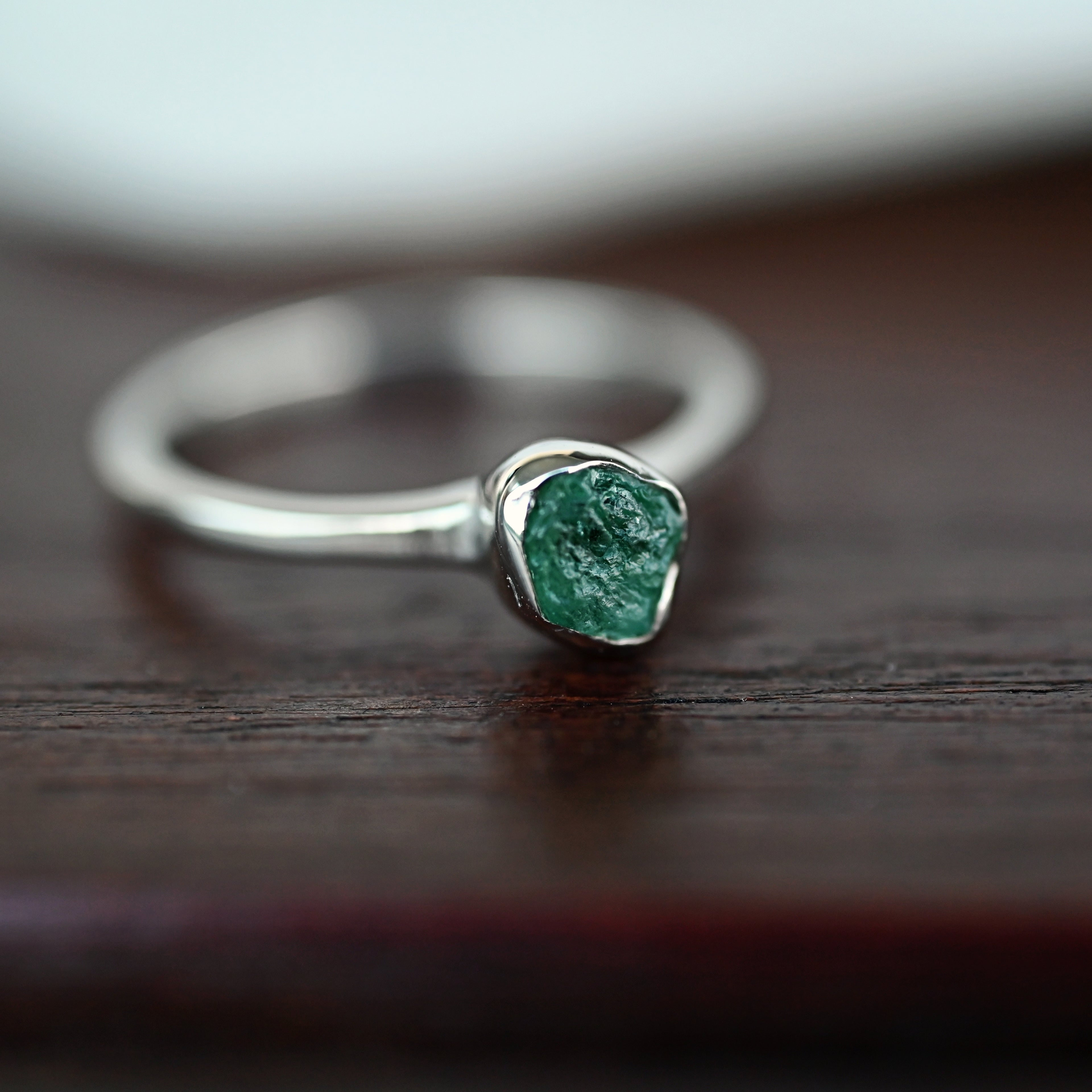 EMERALD SILVER RING