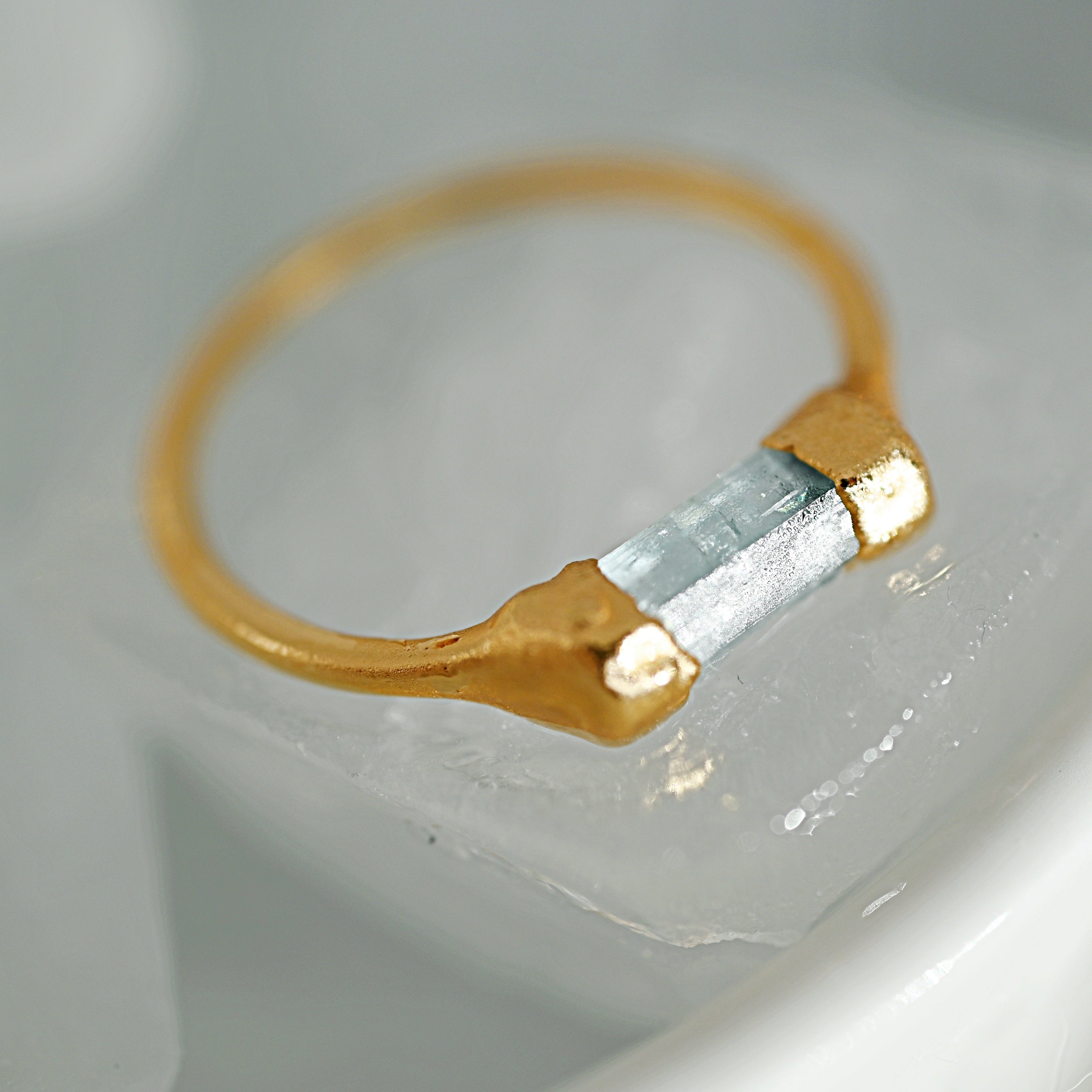 AQUAMARINE CONNECT RING - SIZE 56 / GOLD