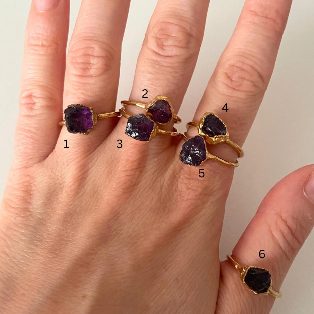 AMETHYST GOLD RING