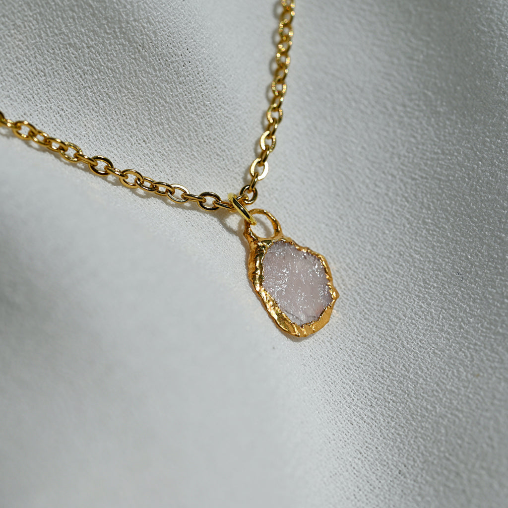 ROSE QUARTZ NECKLACE