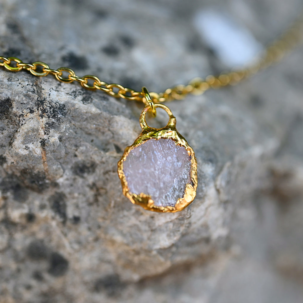 ROSE QUARTZ NECKLACE