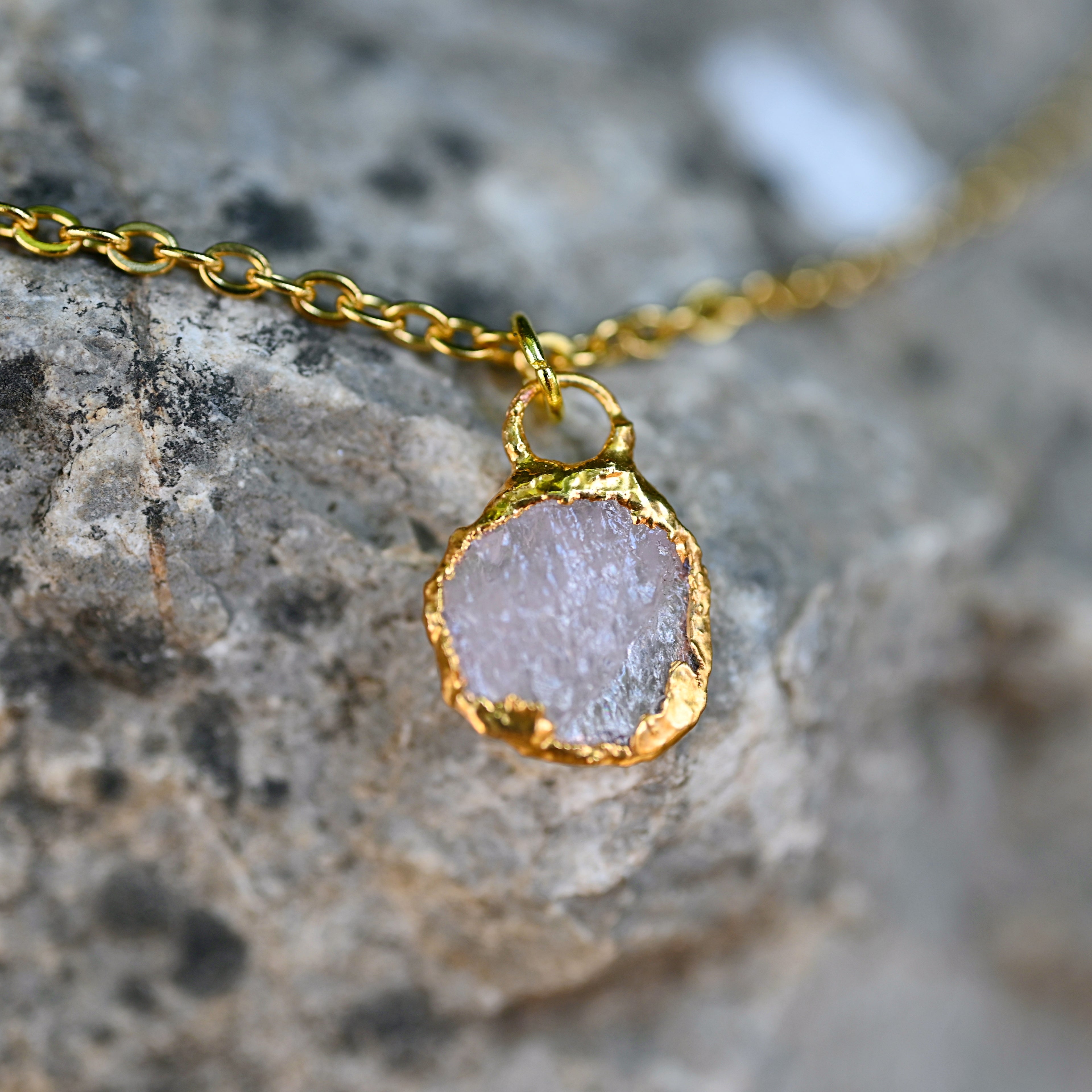 ROSE QUARTZ NECKLACE