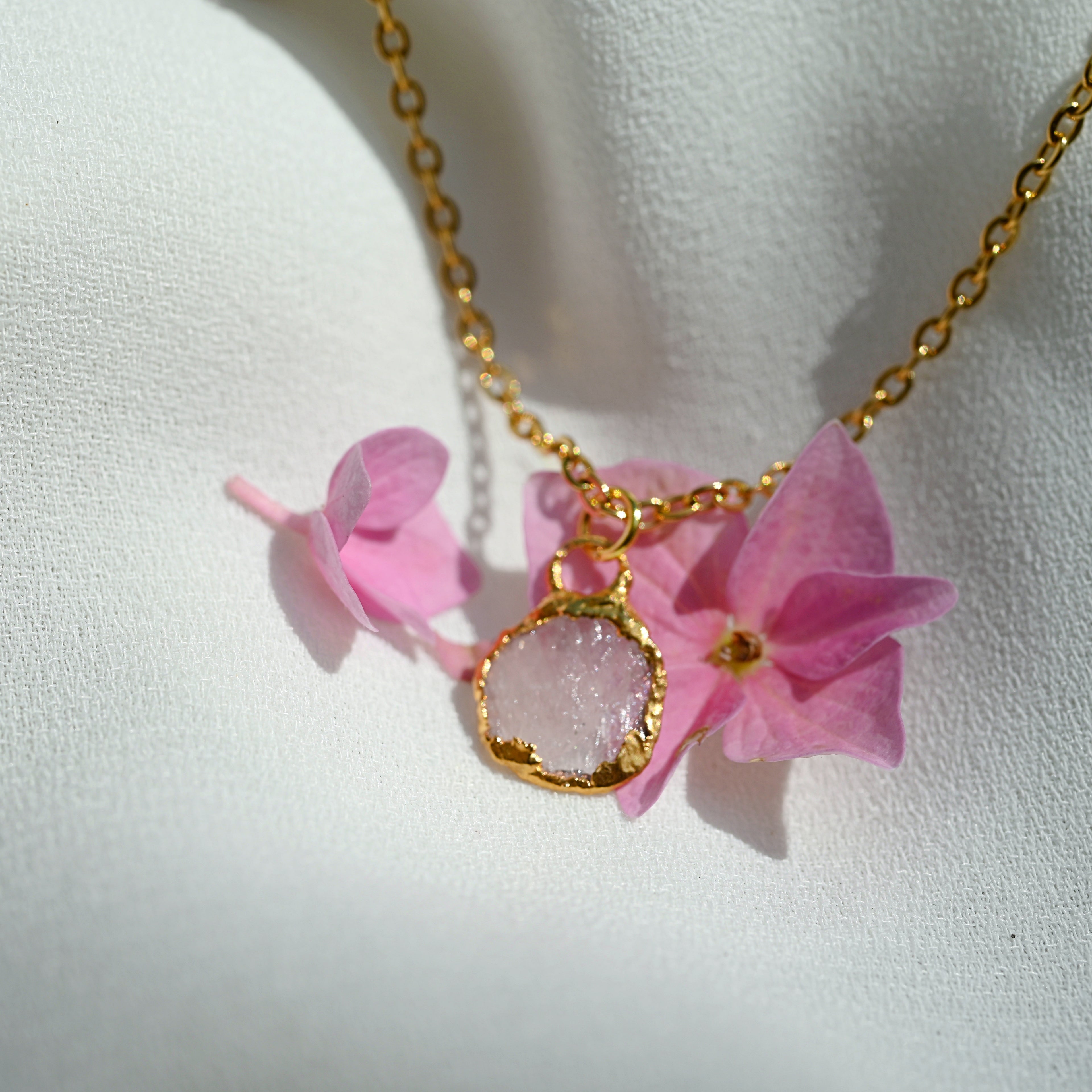 ROSE QUARTZ NECKLACE