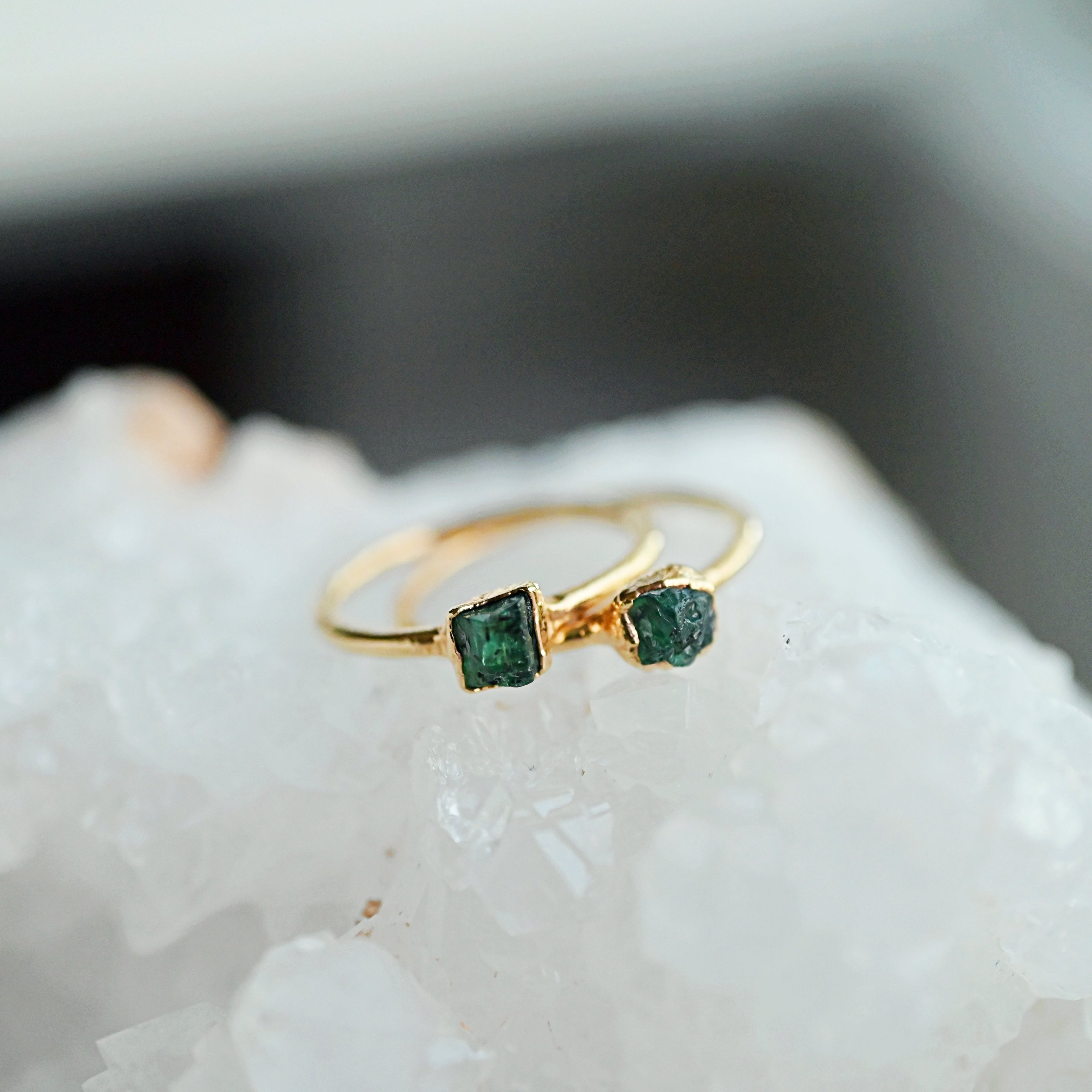 EMERALD MINI RING