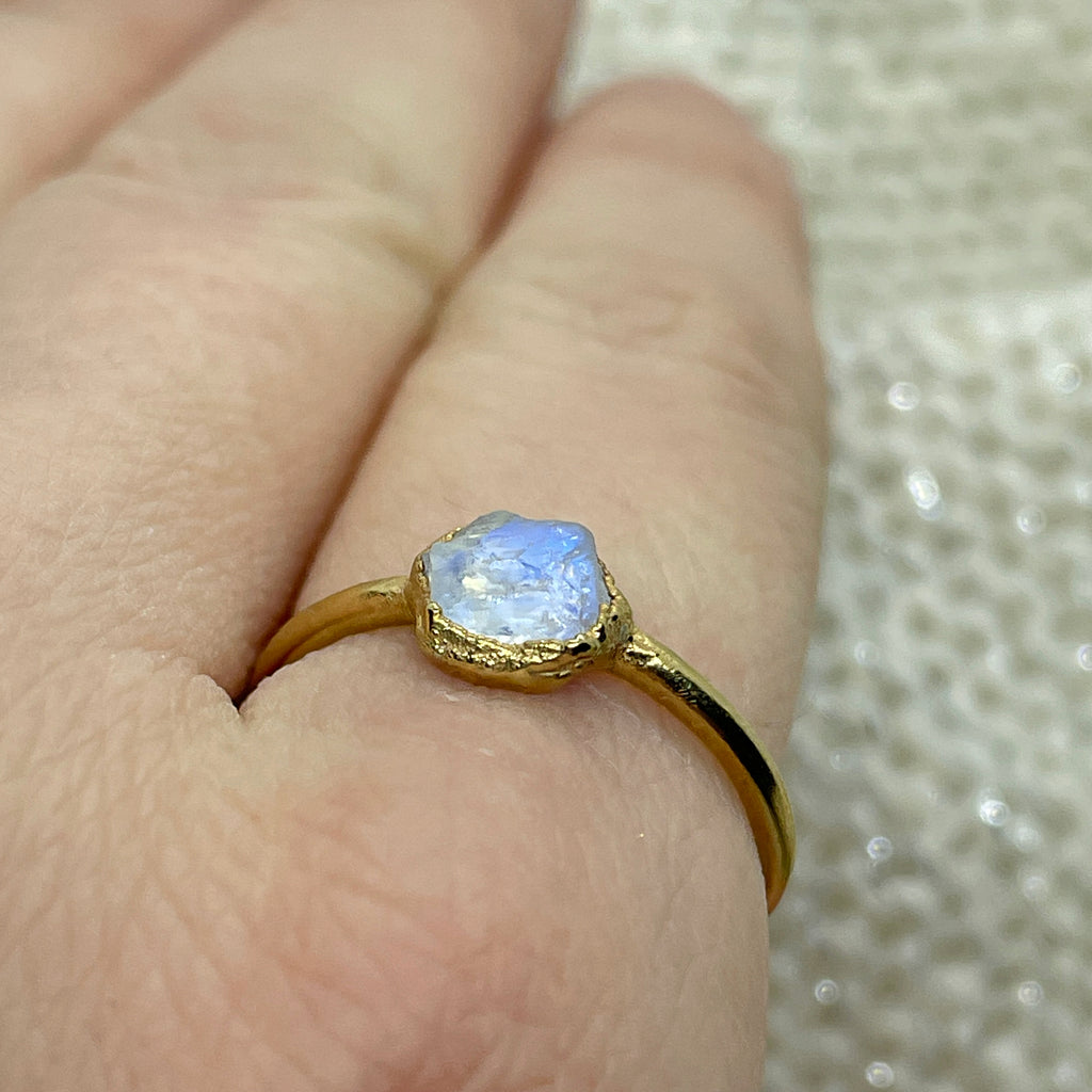 MOONSTONE MINI RING