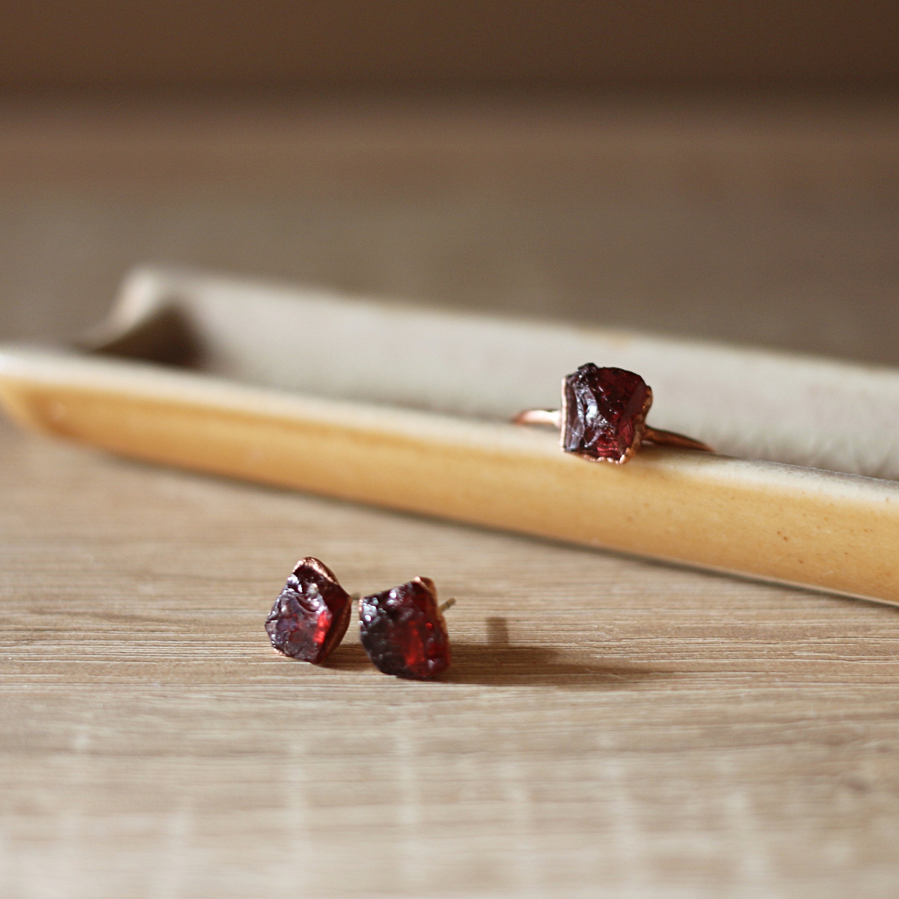 GARNET EARRINGS