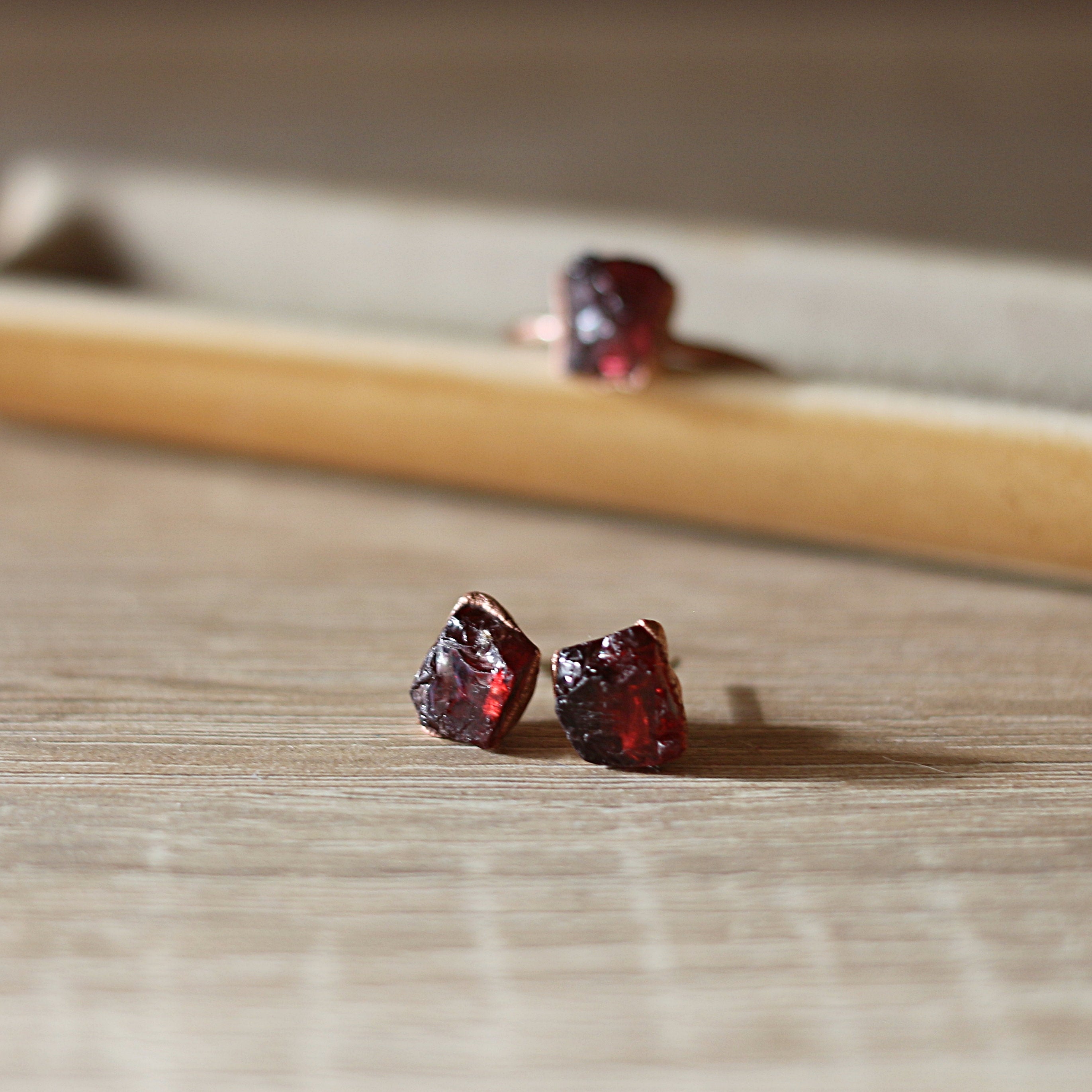 GARNET EARRINGS