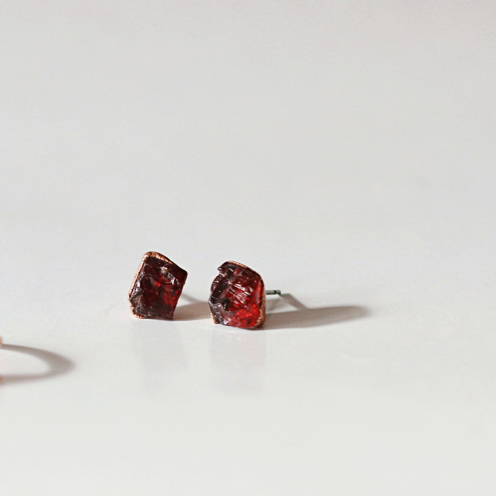 GARNET EARRINGS