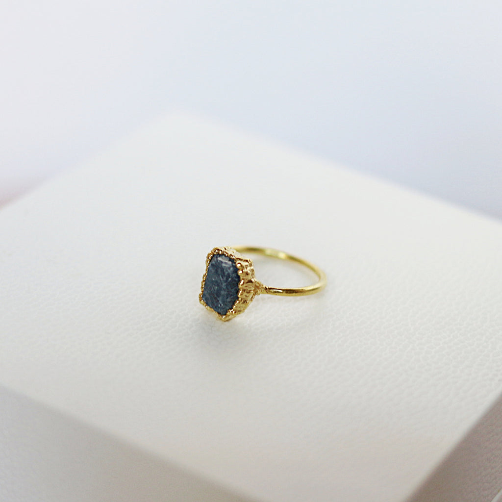 SAPPHIRE COCKTAIL RING