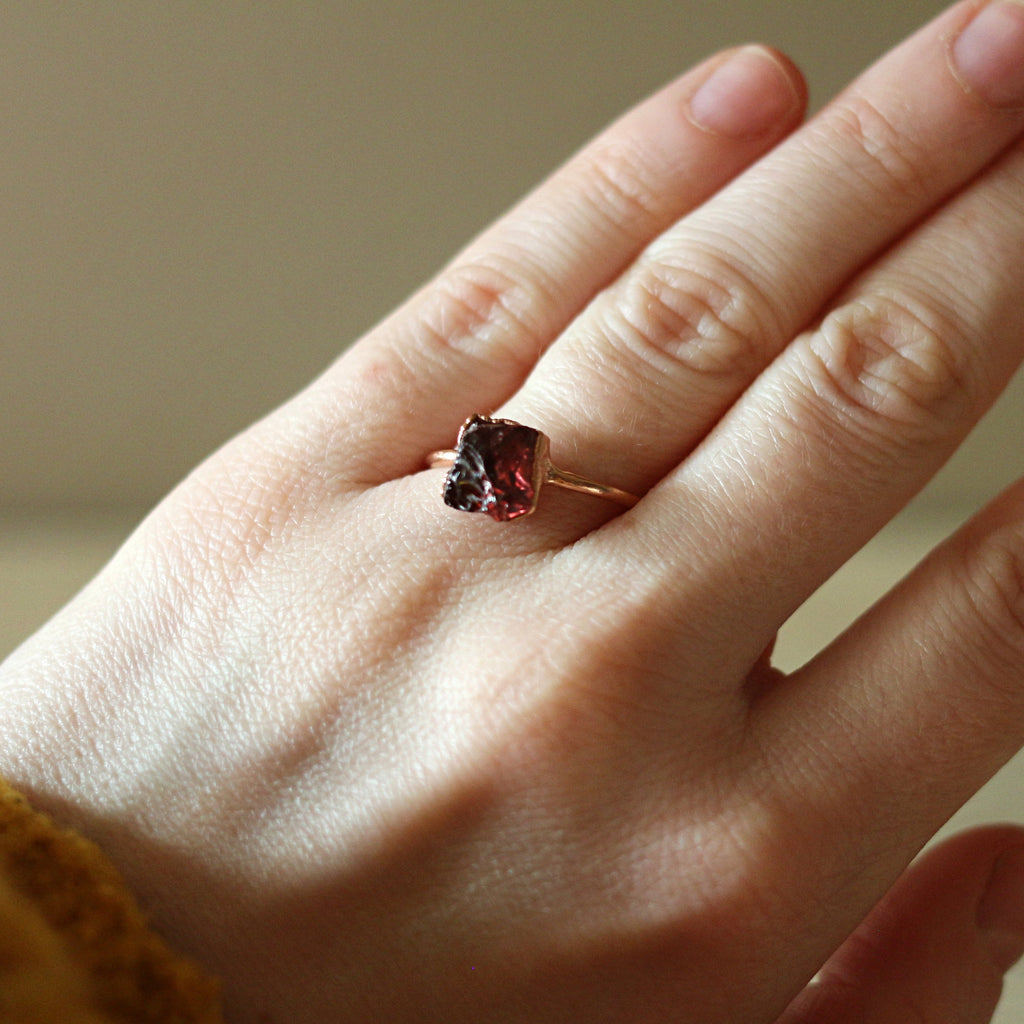 GARNET COCKTAIL RING