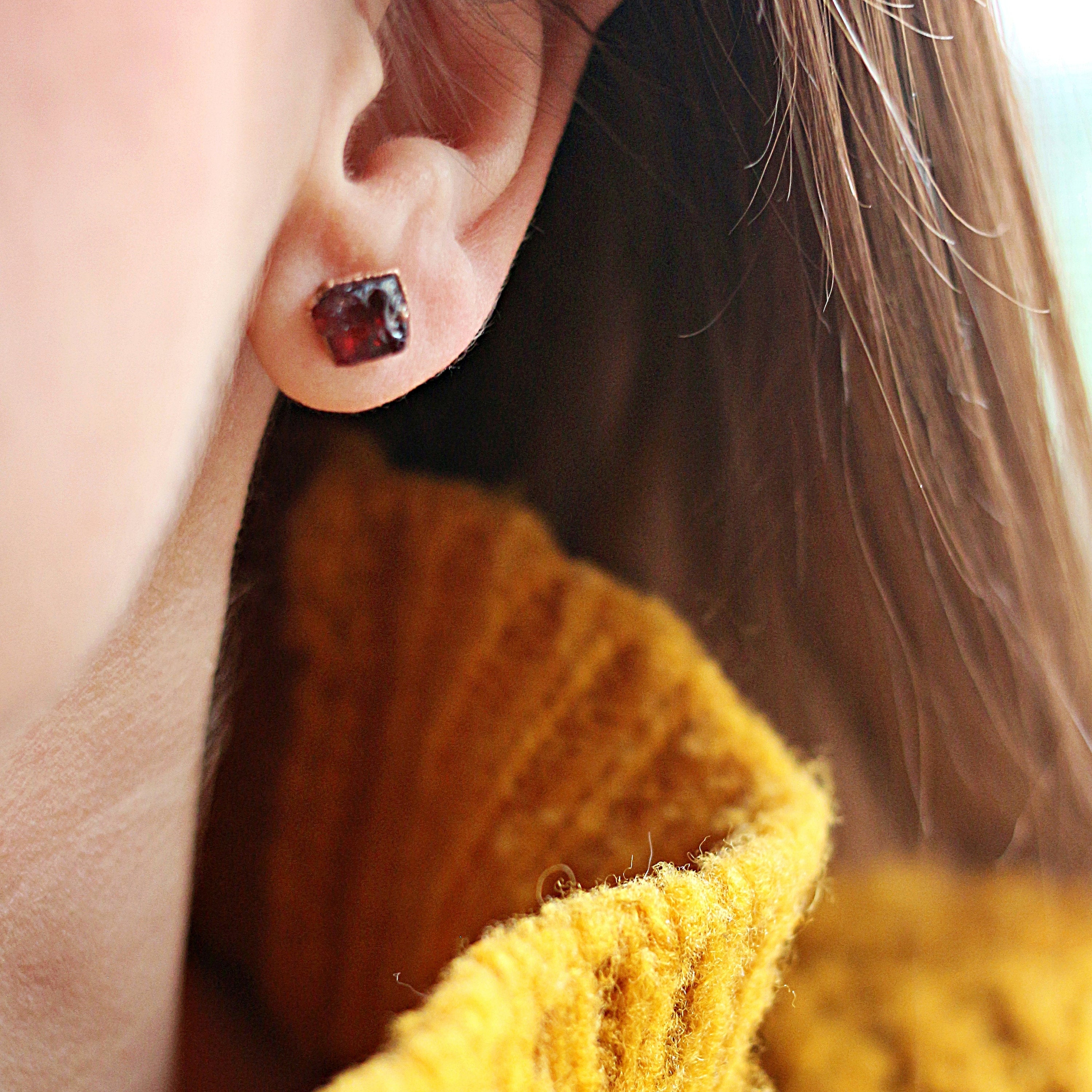 GARNET EARRINGS