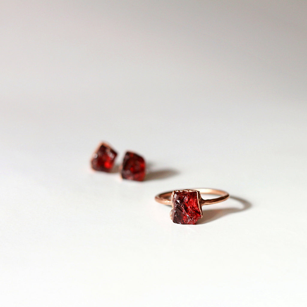GARNET COCKTAIL RING