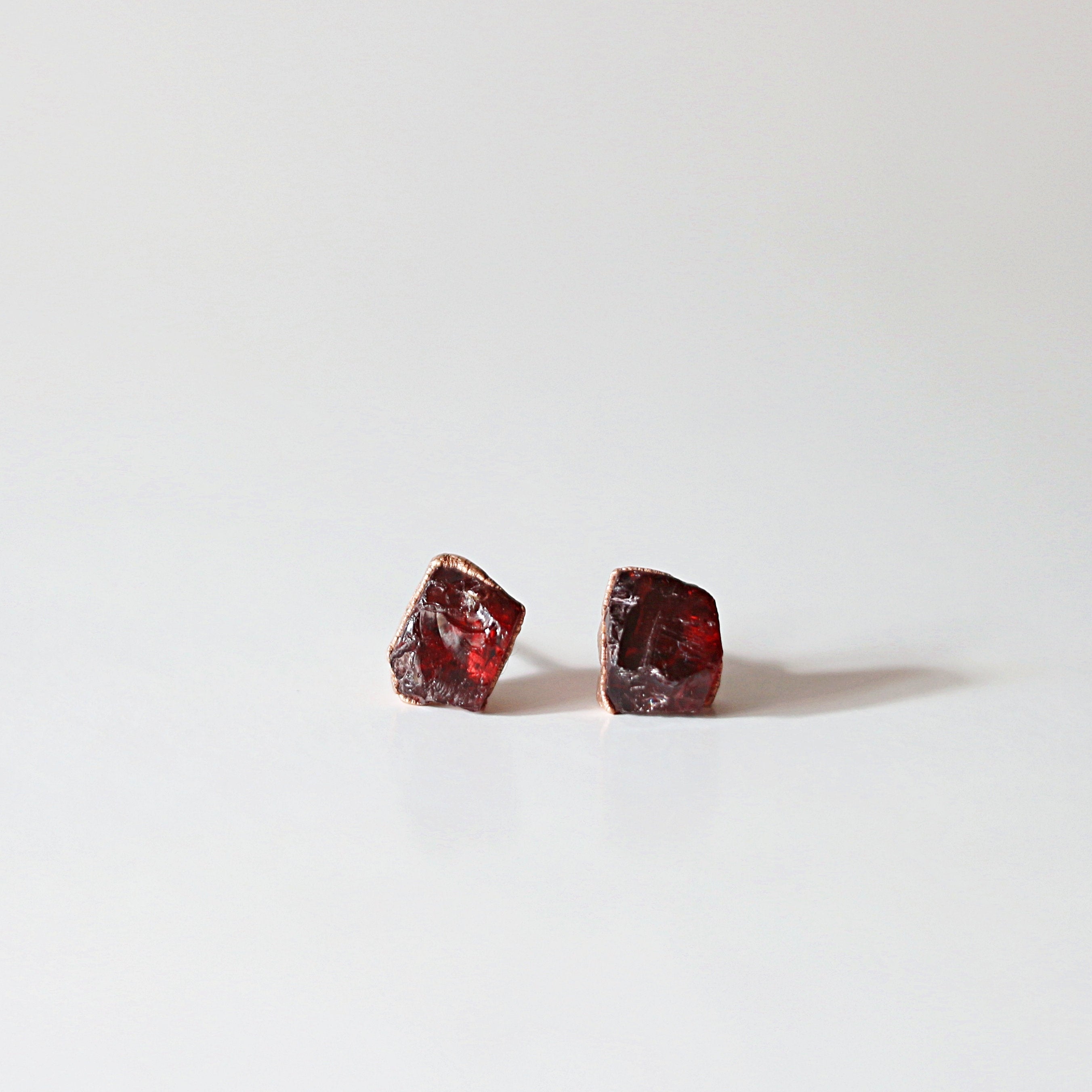 GARNET EARRINGS