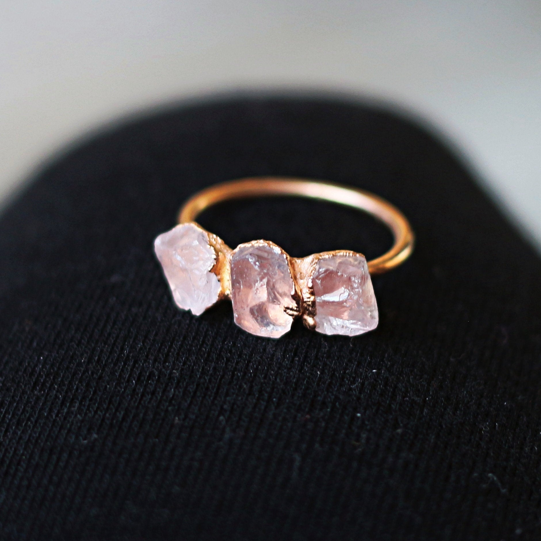 TRIPLE ROSE QUARTZ RING