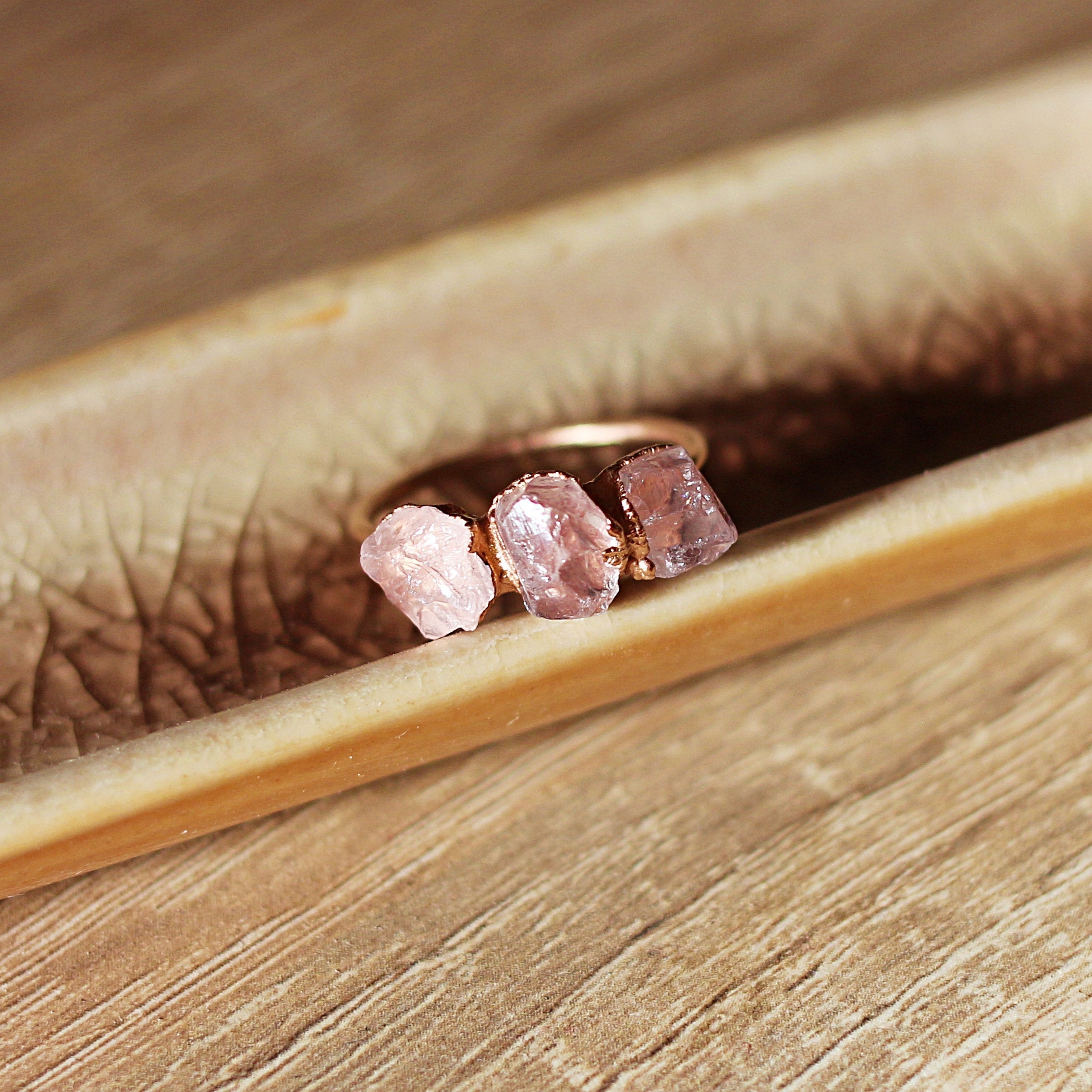 TRIPLE ROSE QUARTZ RING